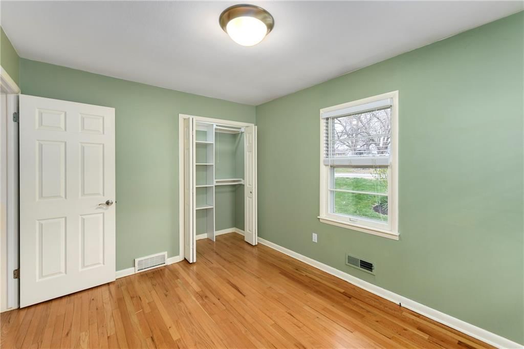 8821 W 70th Street — photo 16