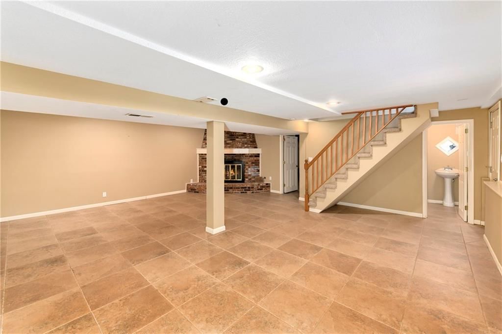 8821 W 70th Street — photo 24