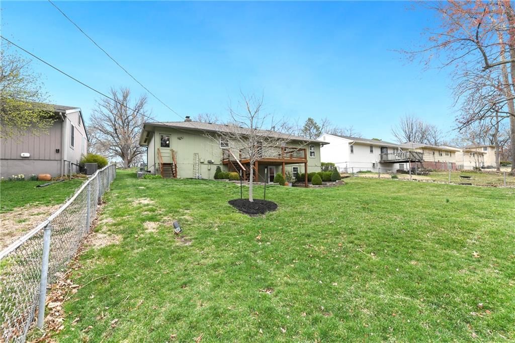 8821 W 70th Street — photo 31