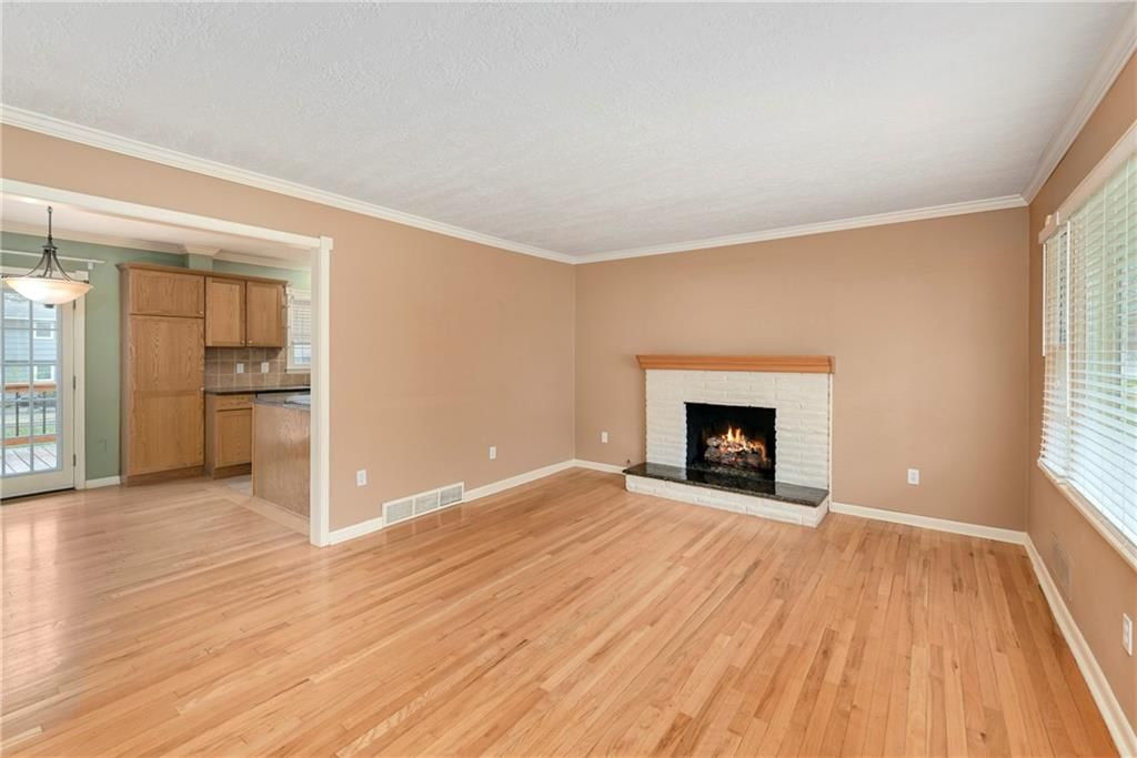 8821 W 70th Street — photo 6