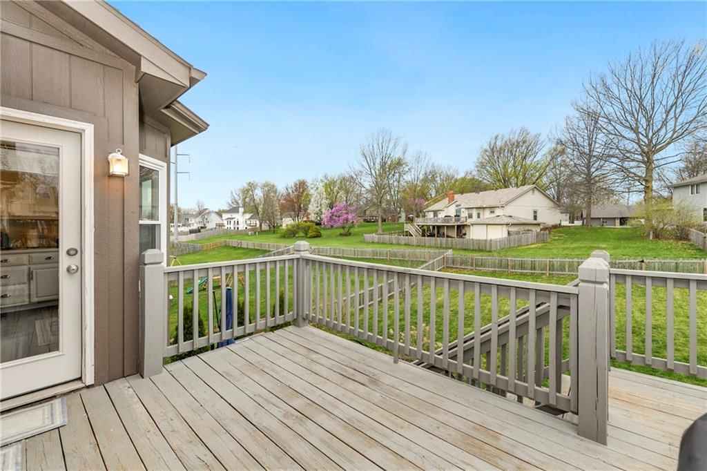 9712 N Highland Terrace — photo 30