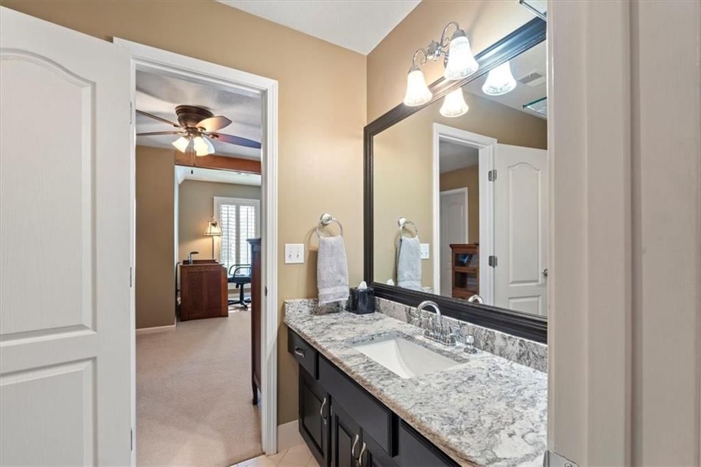 712 NE Plumbrook Place — photo 30