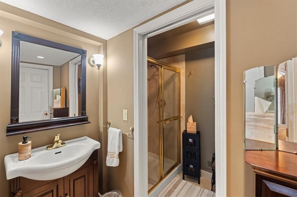 712 NE Plumbrook Place — photo 34