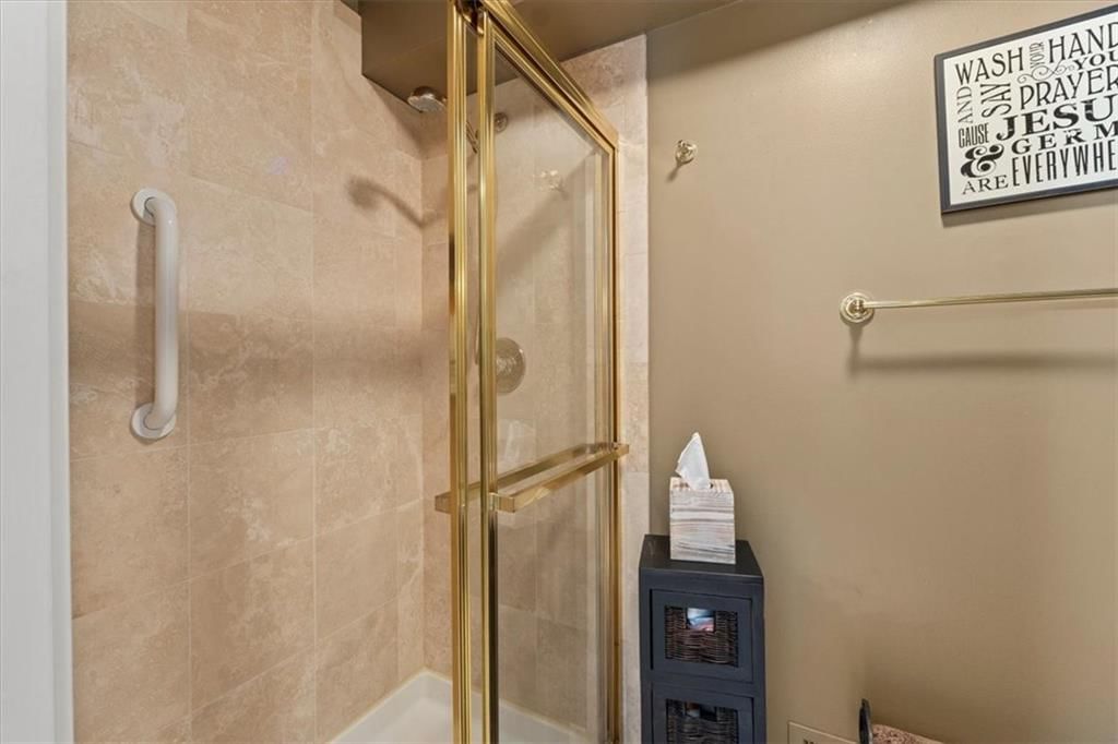 712 NE Plumbrook Place — photo 35