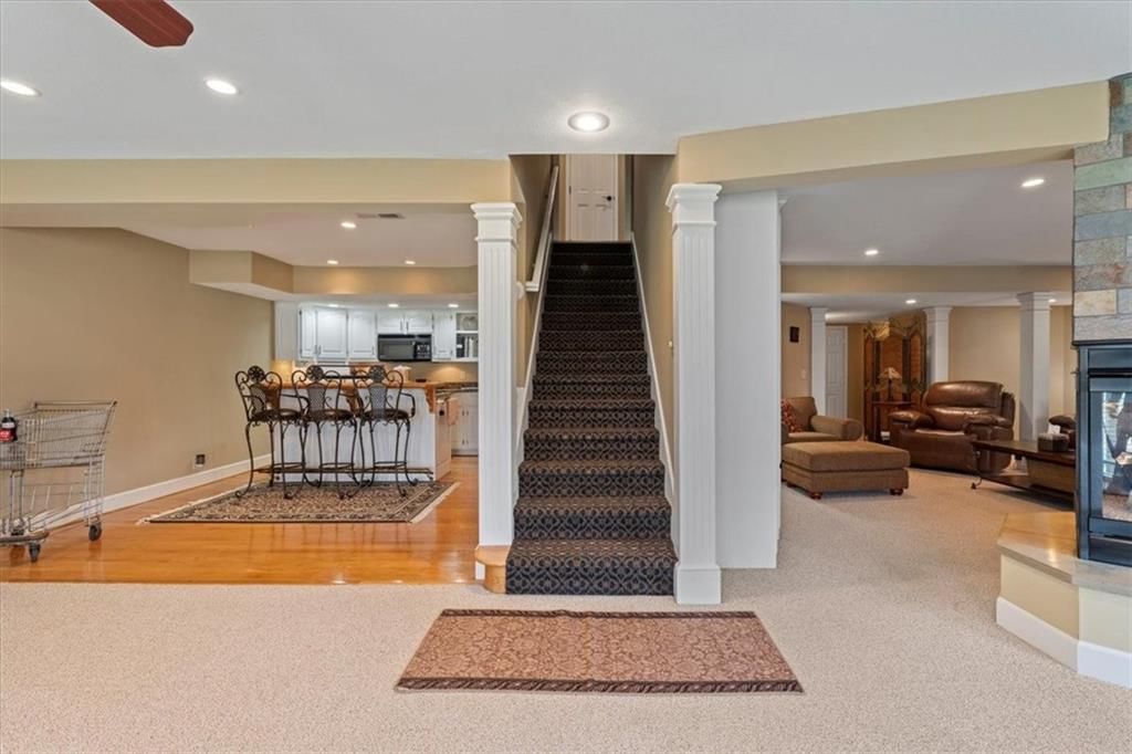 712 NE Plumbrook Place — photo 43
