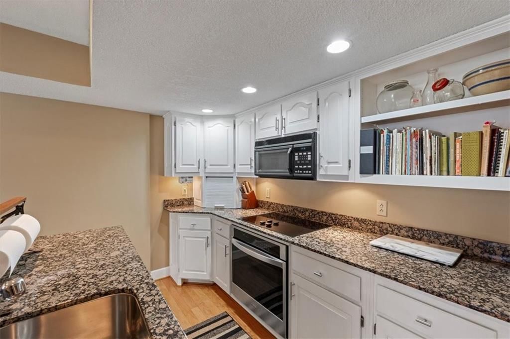 712 NE Plumbrook Place — photo 45