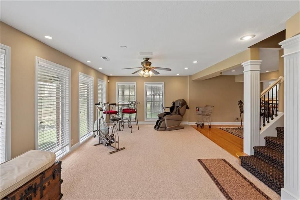 712 NE Plumbrook Place — photo 47