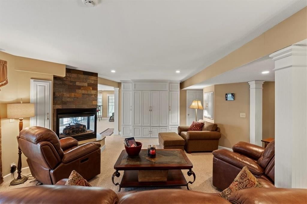 712 NE Plumbrook Place — photo 49