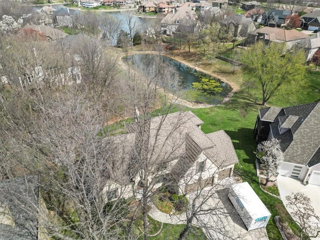 712 NE Plumbrook Place — photo 59