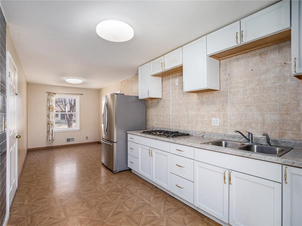 10108 Bellaire Avenue — photo 12