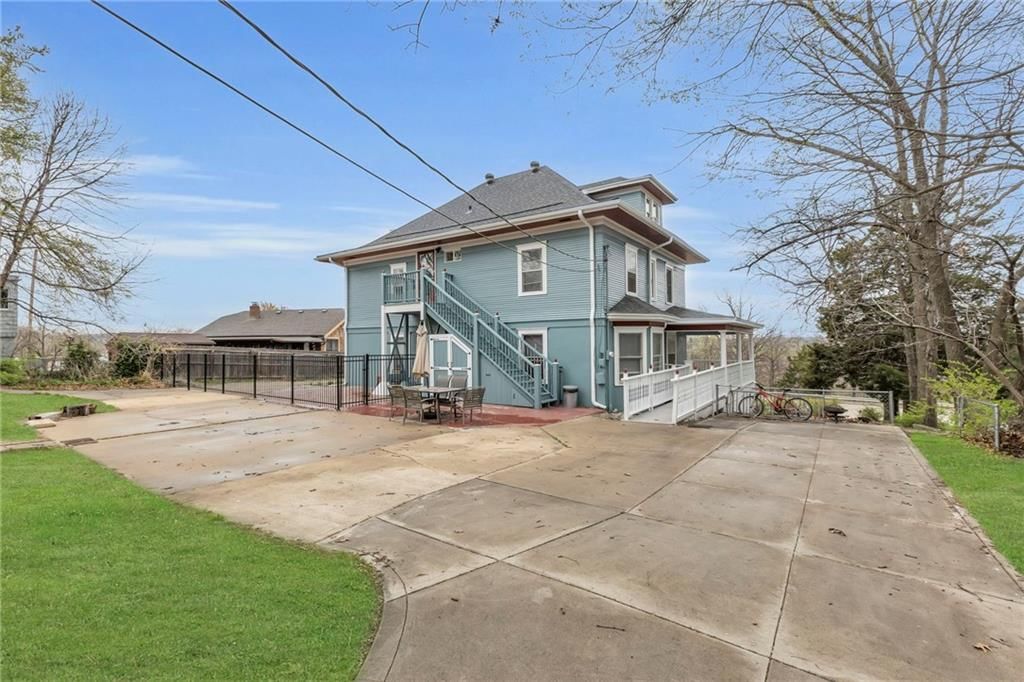 209 W Front Street — photo 44