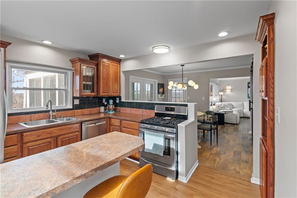 302 W Summit Street — photo 11