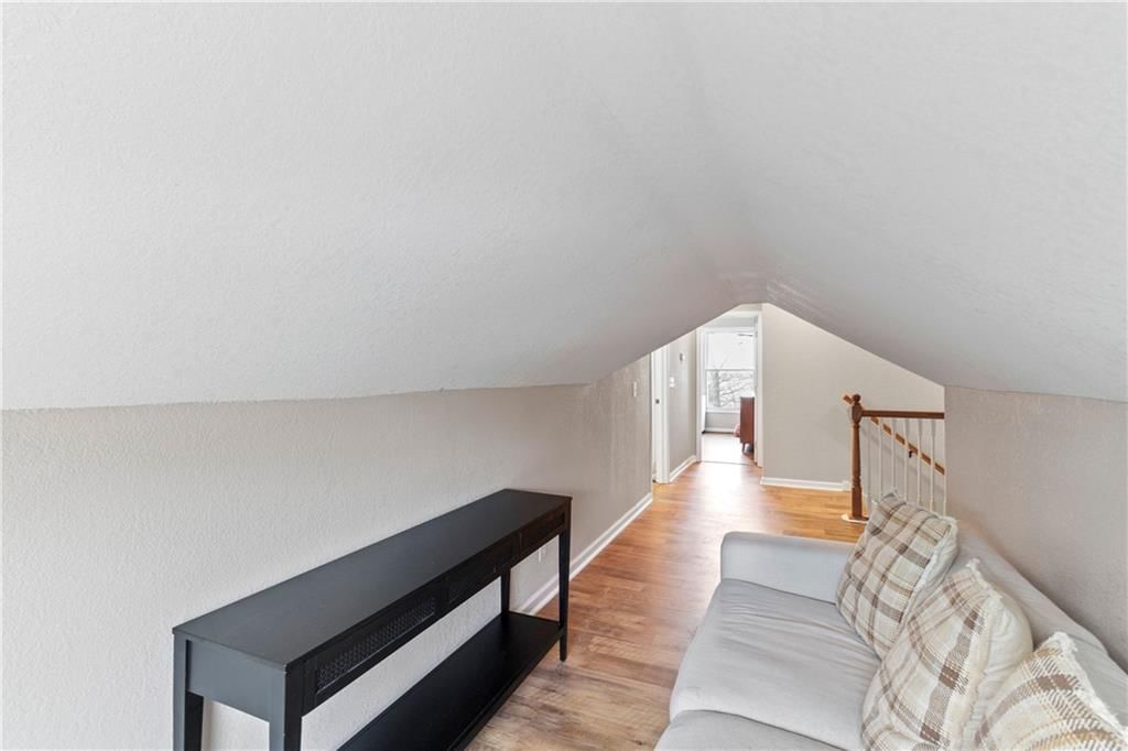 302 W Summit Street — photo 18