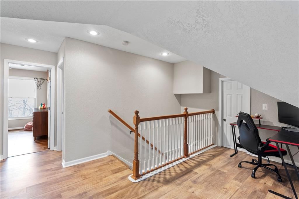 302 W Summit Street — photo 19