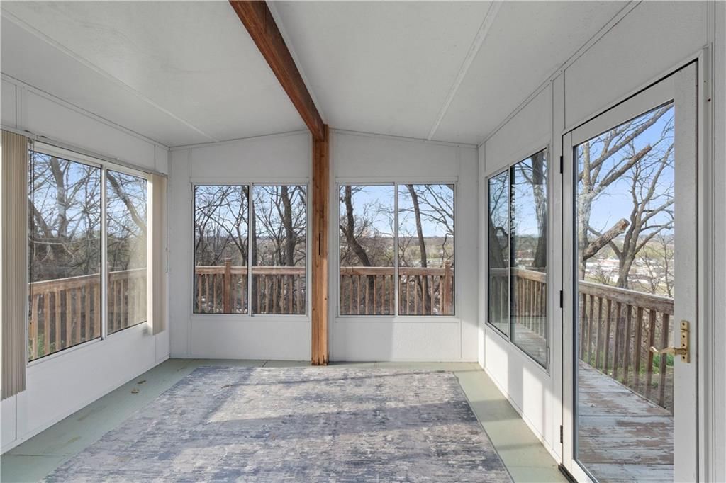 302 W Summit Street — photo 20