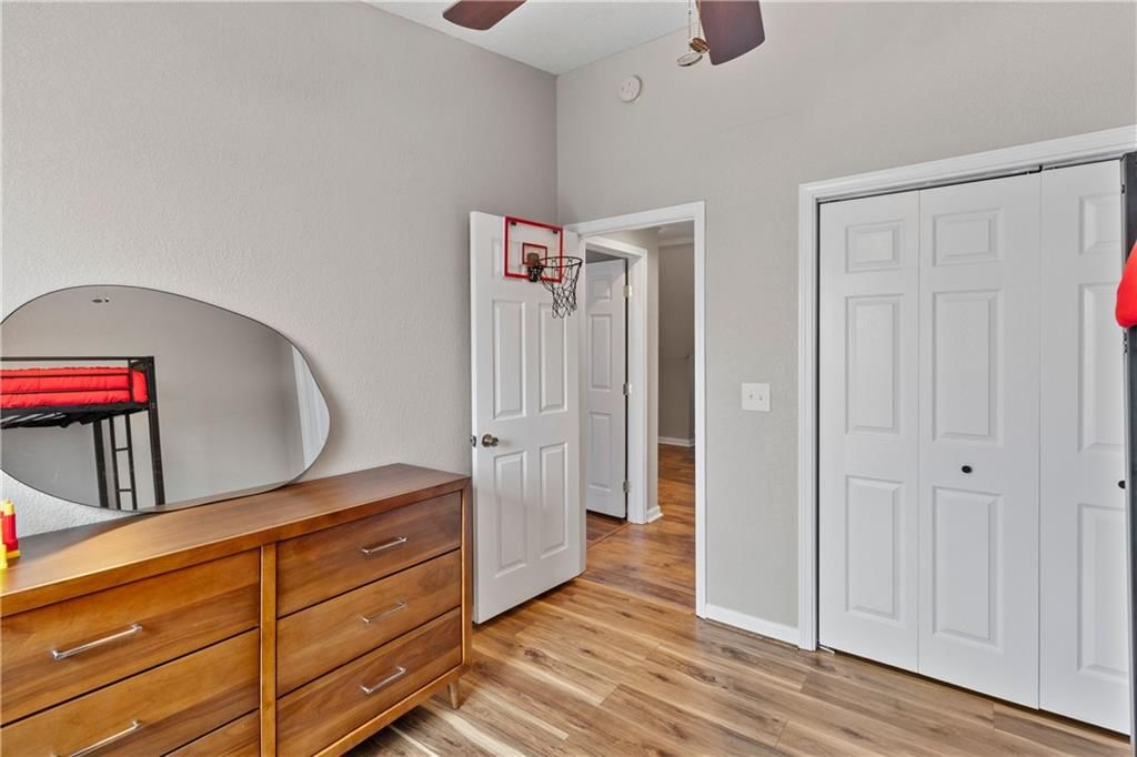 302 W Summit Street — photo 33