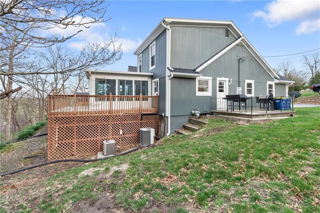 302 W Summit Street — photo 42