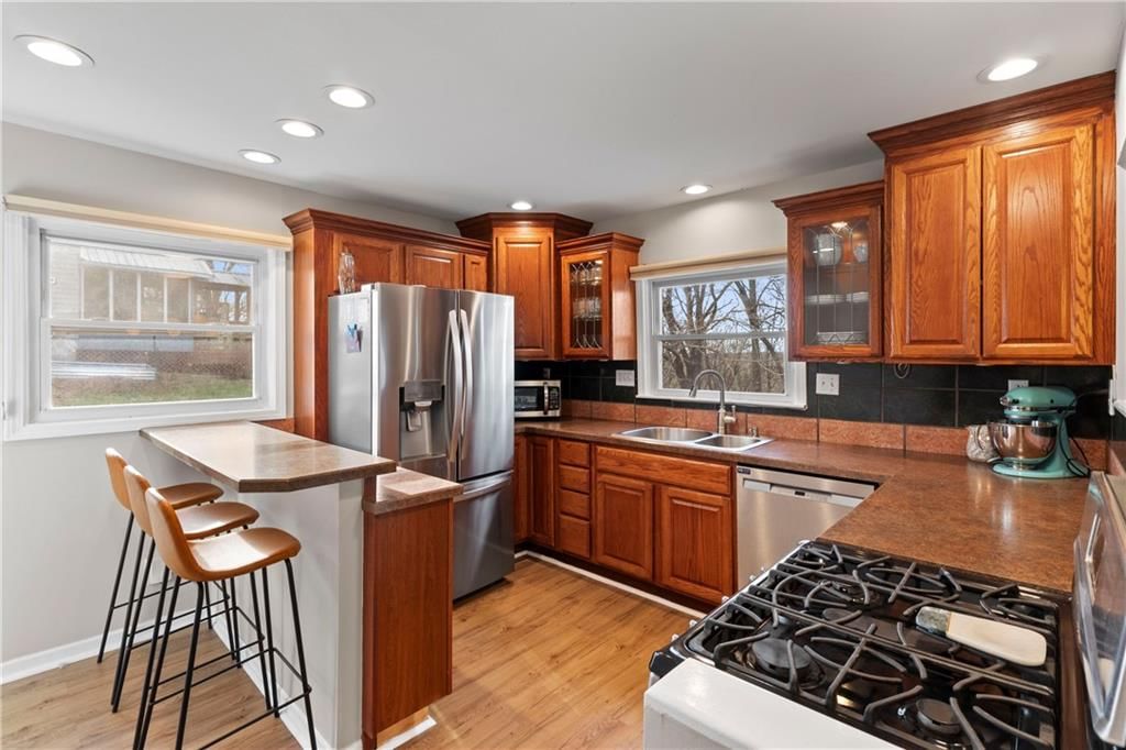 302 W Summit Street — photo 9