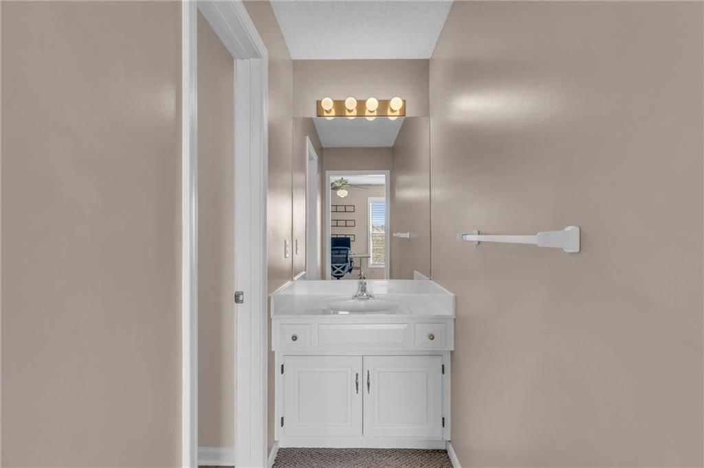 16034 Overbrook Lane — photo 32