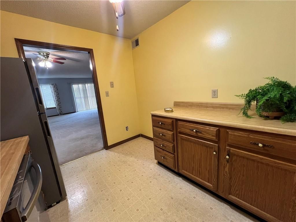 301 S SPRING Street — photo 11