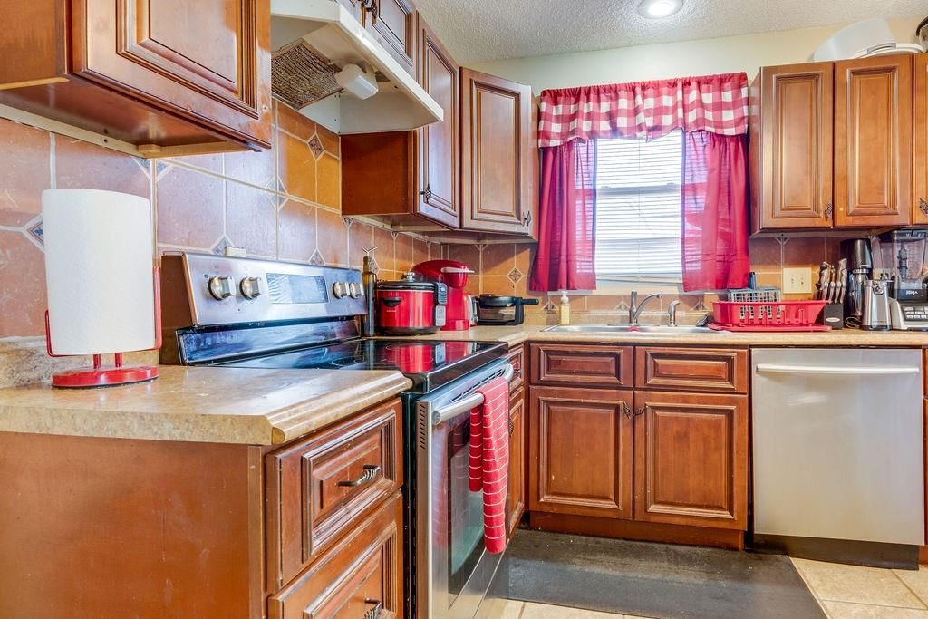 11518 MANCHESTER Avenue — photo 11