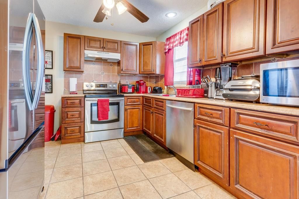 11518 MANCHESTER Avenue — photo 10