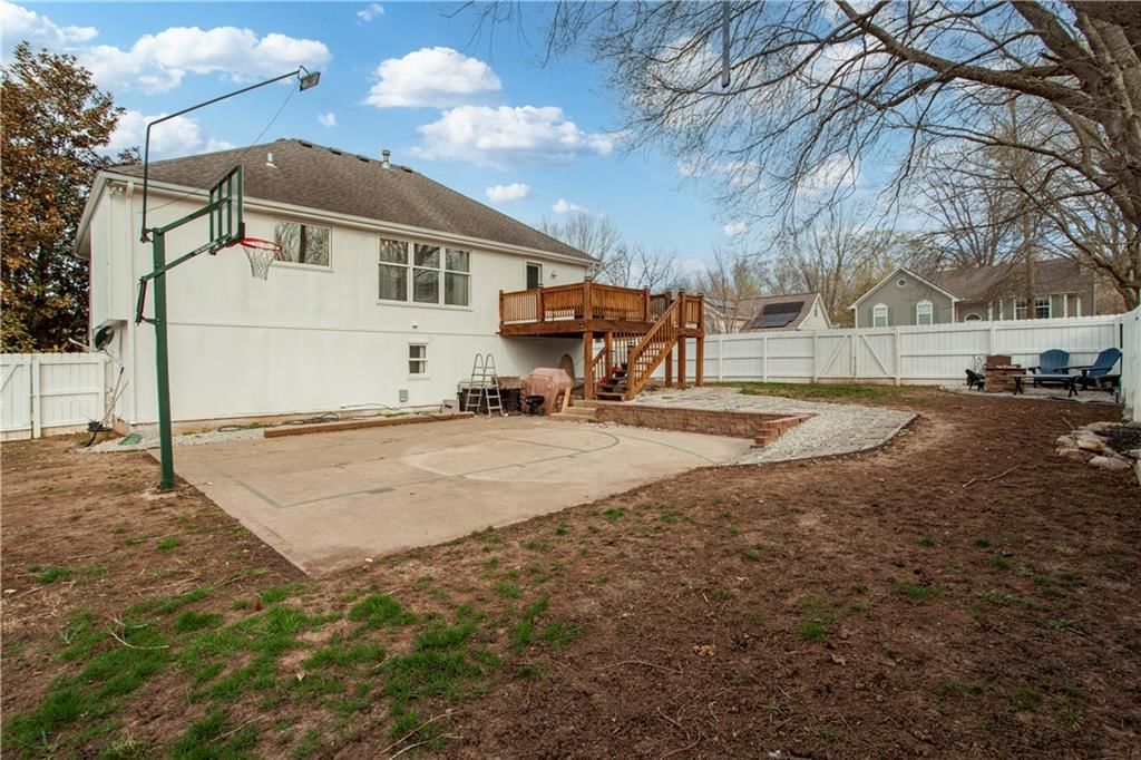3131 S Speck Avenue — photo 4