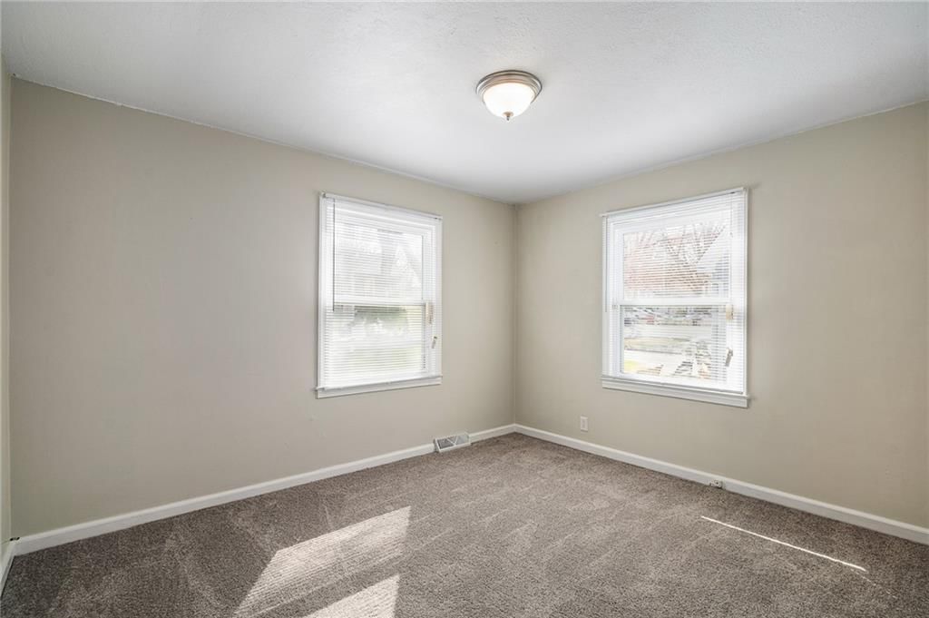 1324 S Pleasant Street — photo 14