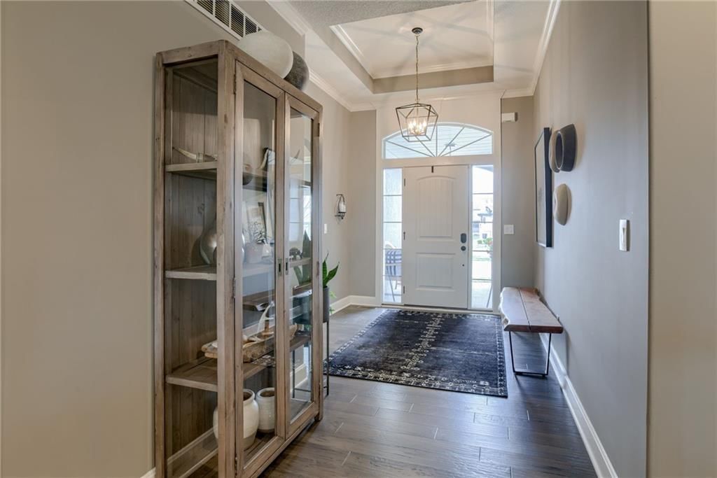 18525 W 194th Street — photo 3
