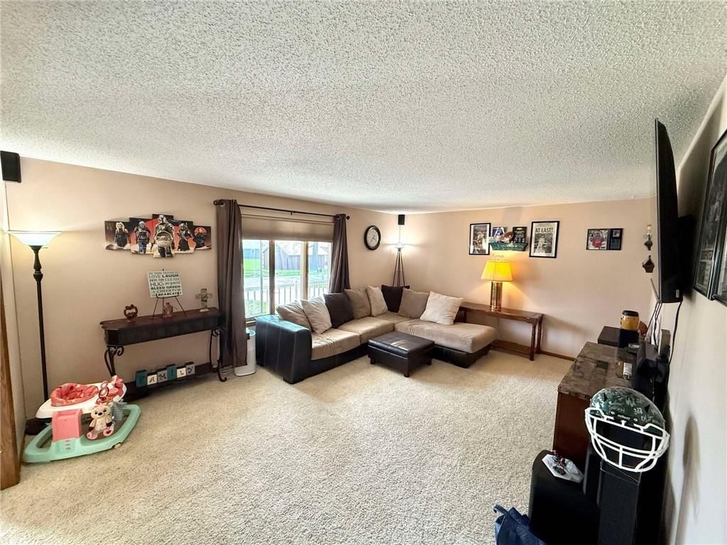 715 W Lincoln Street — photo 2