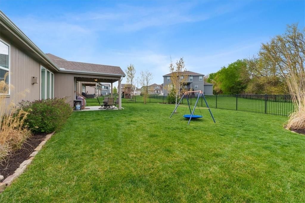 19720 Emerald Street — photo 36