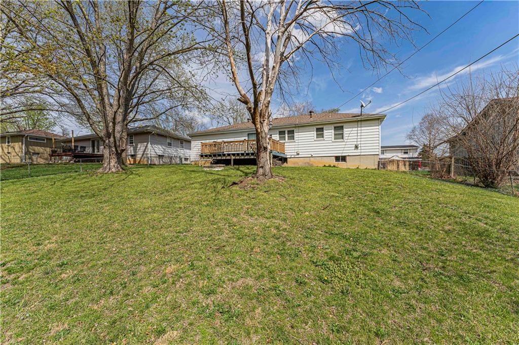 16913 ELLISON Way — photo 28