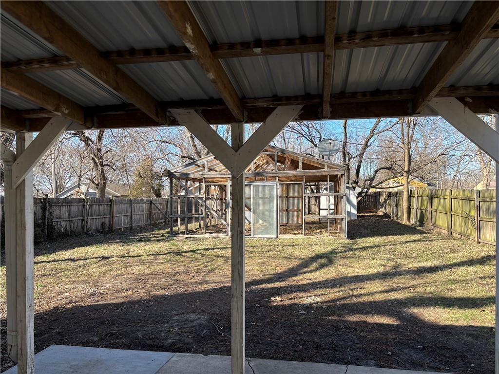 311 E Maple Street — photo 15