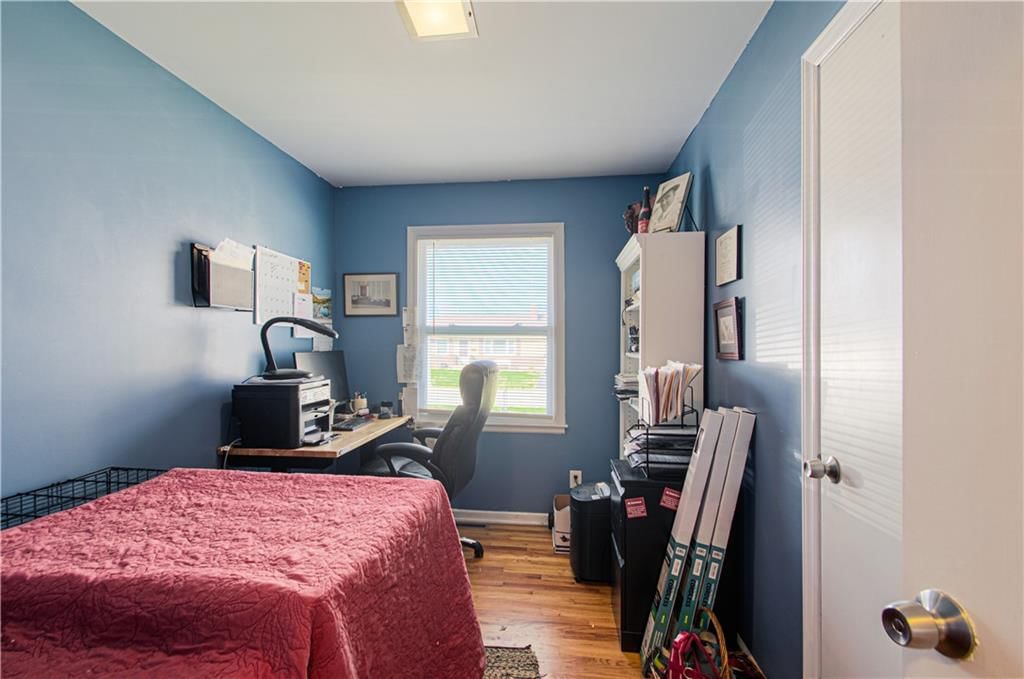 4849 N Gladstone Avenue — photo 16