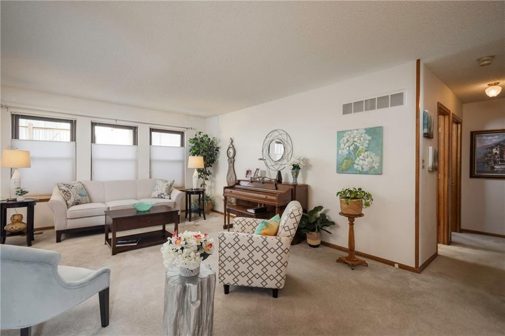 327 E Partridge Avenue — photo 11