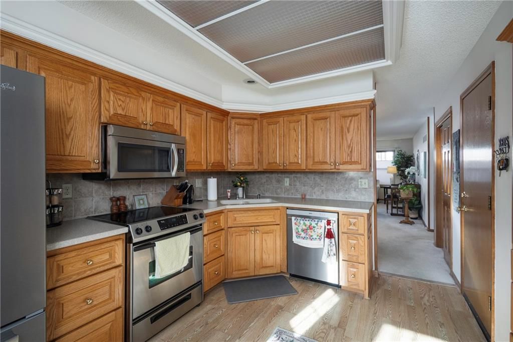 327 E Partridge Avenue — photo 16