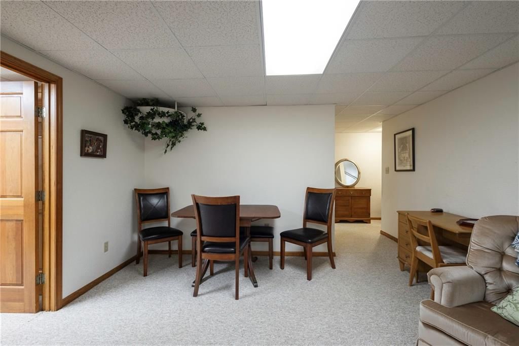 327 E Partridge Avenue — photo 31