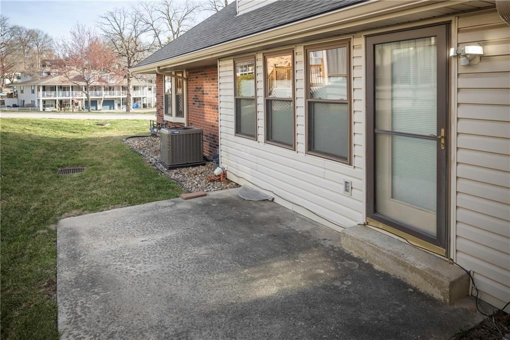 327 E Partridge Avenue — photo 41