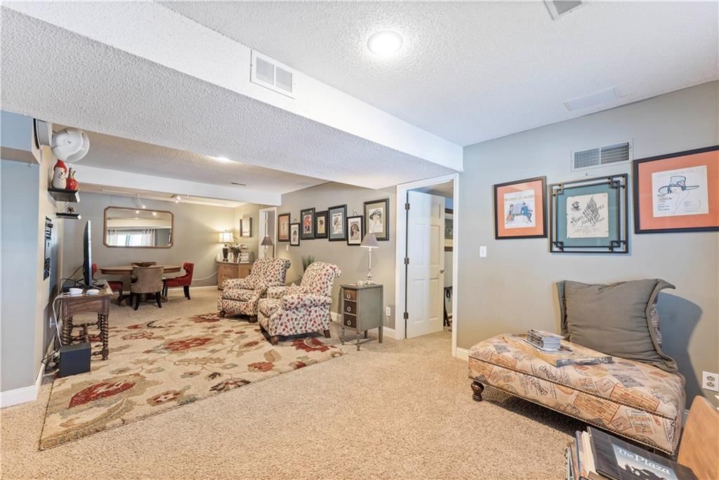 1403 S Prospect Street — photo 33