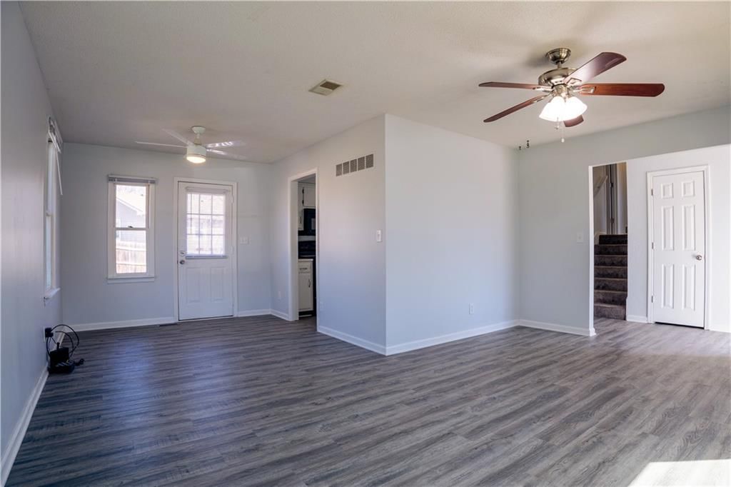 1520 W 27th Street — photo 7