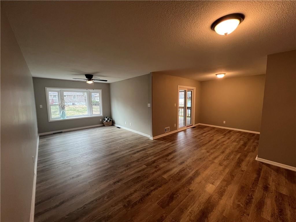 3828 S Drumm Road — photo 5