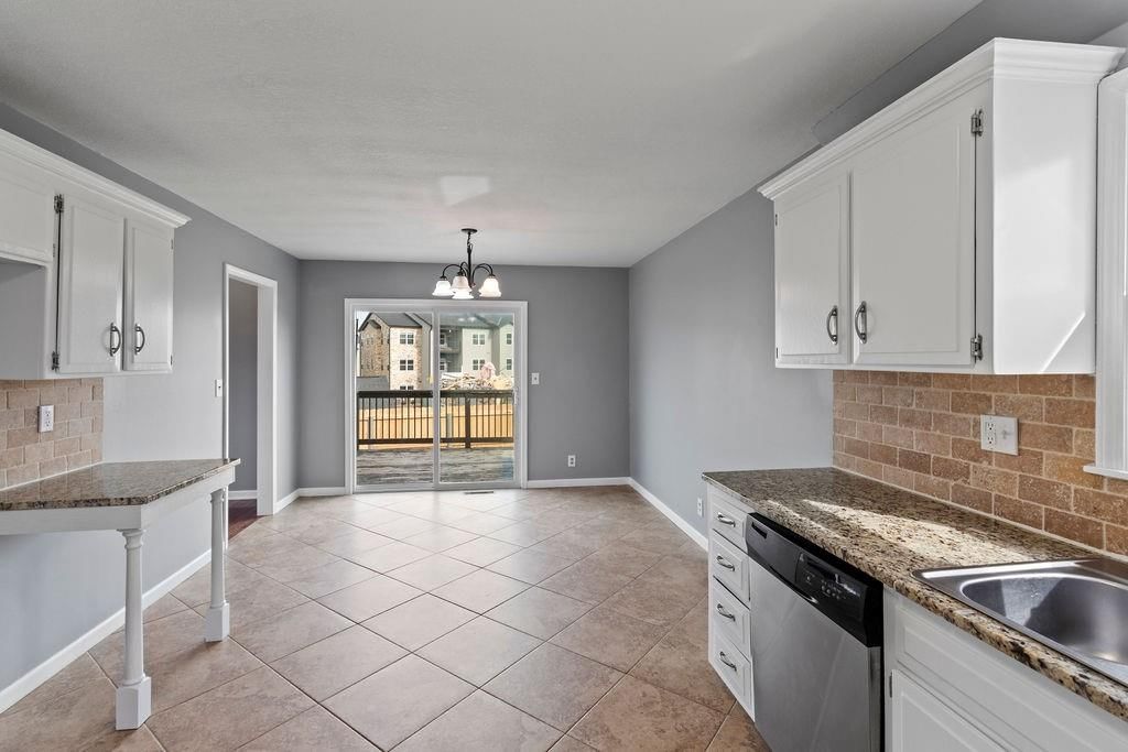 1113 W Cedar Street — photo 14