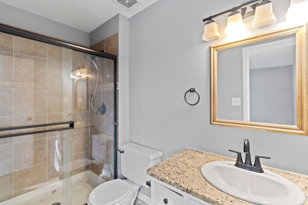 1113 W Cedar Street — photo 28