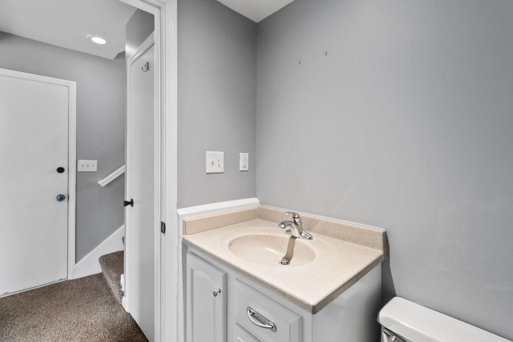 1113 W Cedar Street — photo 34