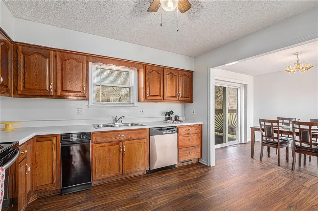 10600 N Oak Trafficway — photo 11