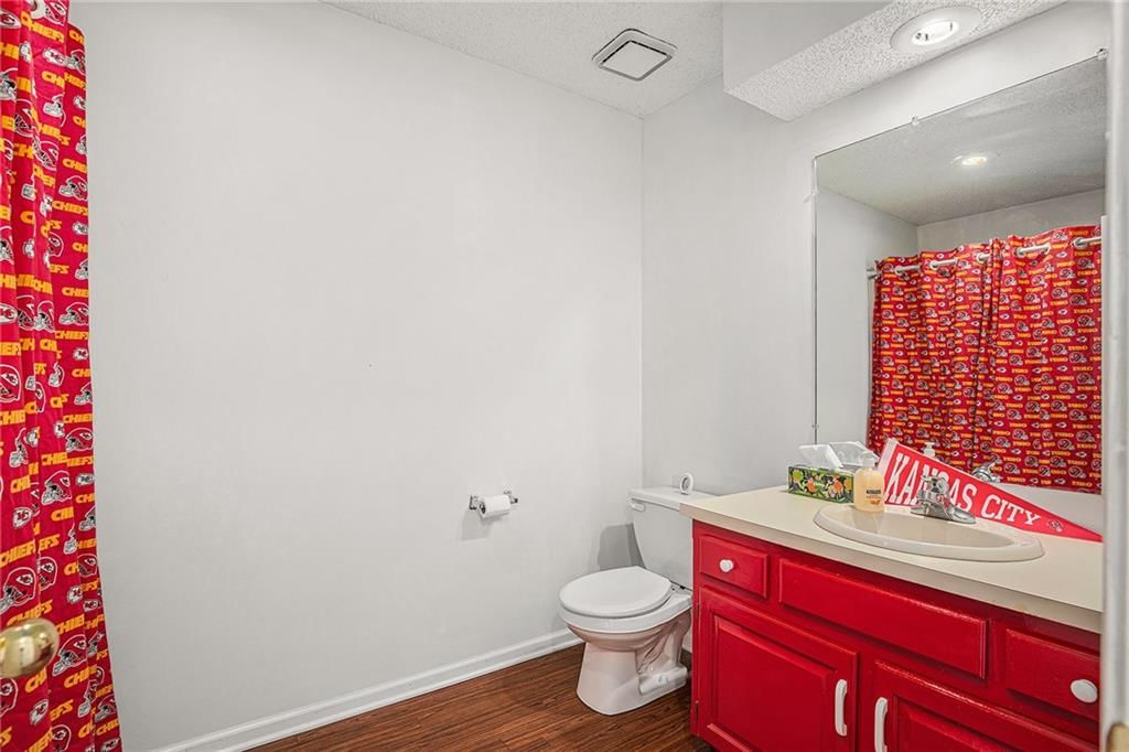10600 N Oak Trafficway — photo 20