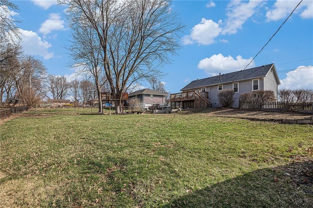 10600 N Oak Trafficway — photo 30