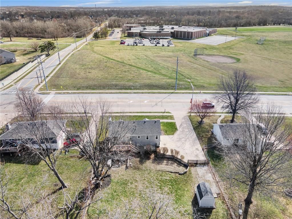 10600 N Oak Trafficway — photo 33
