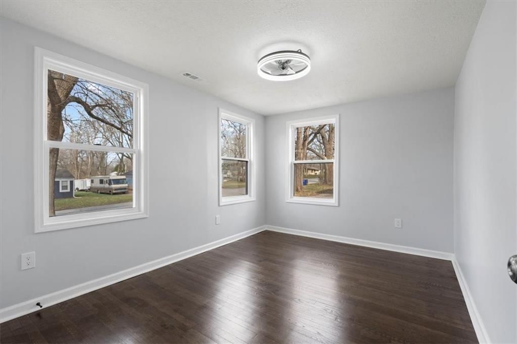 5425 Hardy Avenue — photo 15