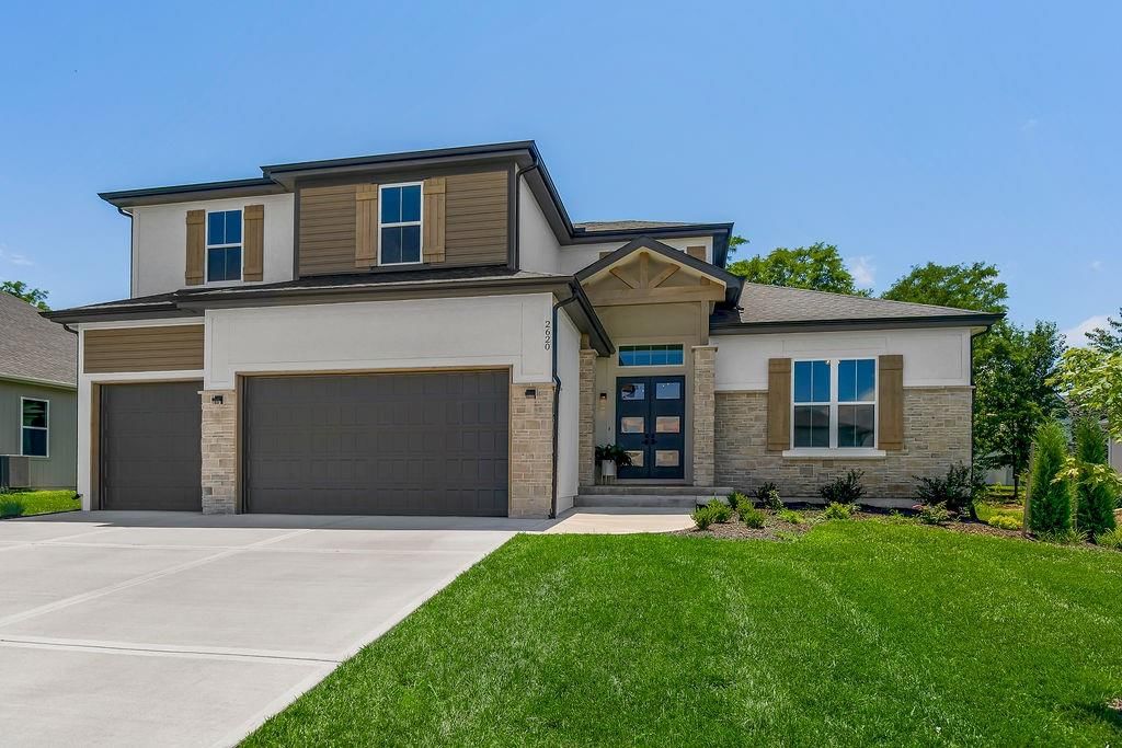 2620 NE Woodland Oak Drive, Lee's Summit, MO